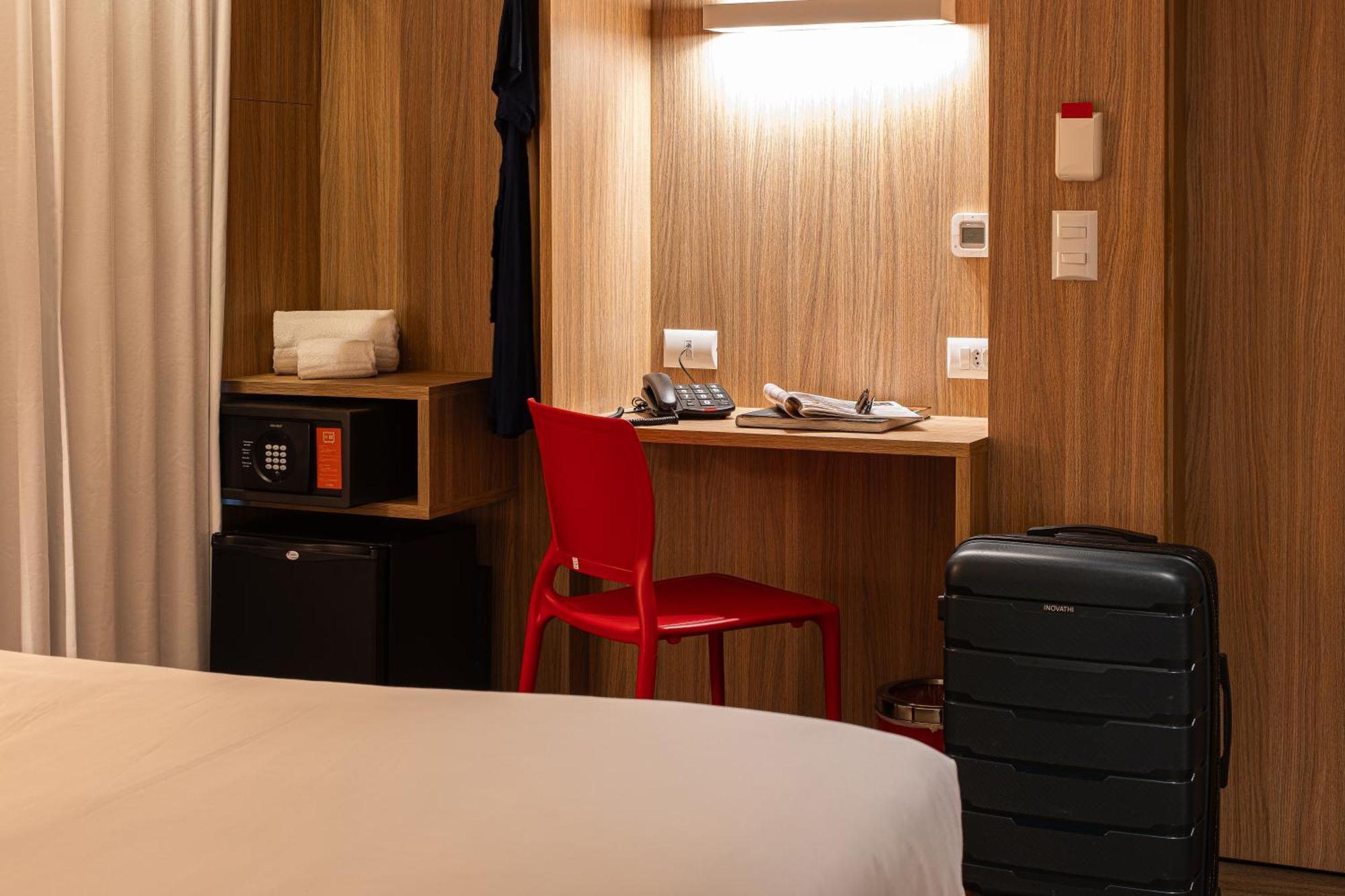 Hotel Moov Порту Алегри Екстериор снимка